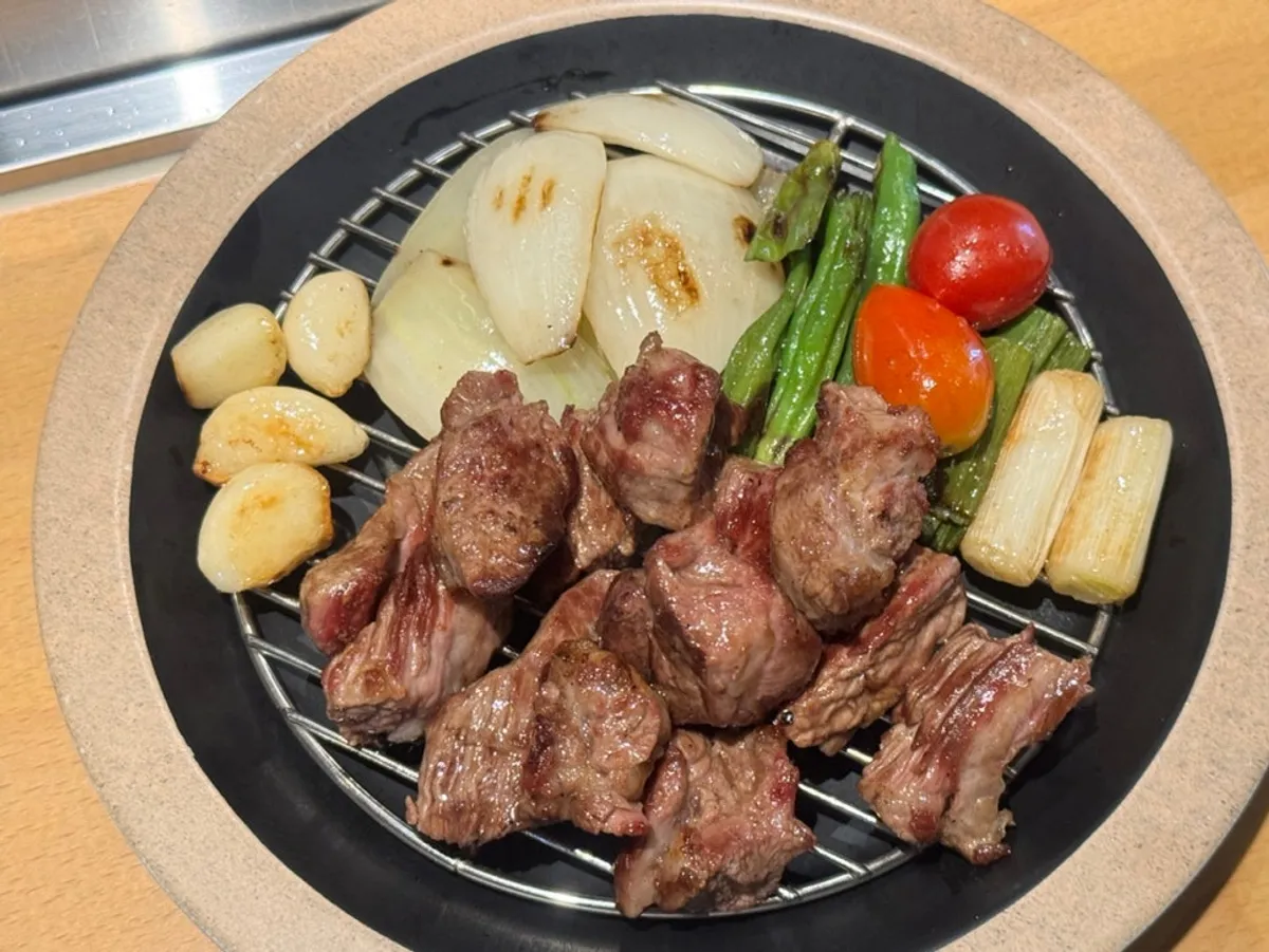 Table setting with lamb ribs at Jin 1926 Dasan Branch