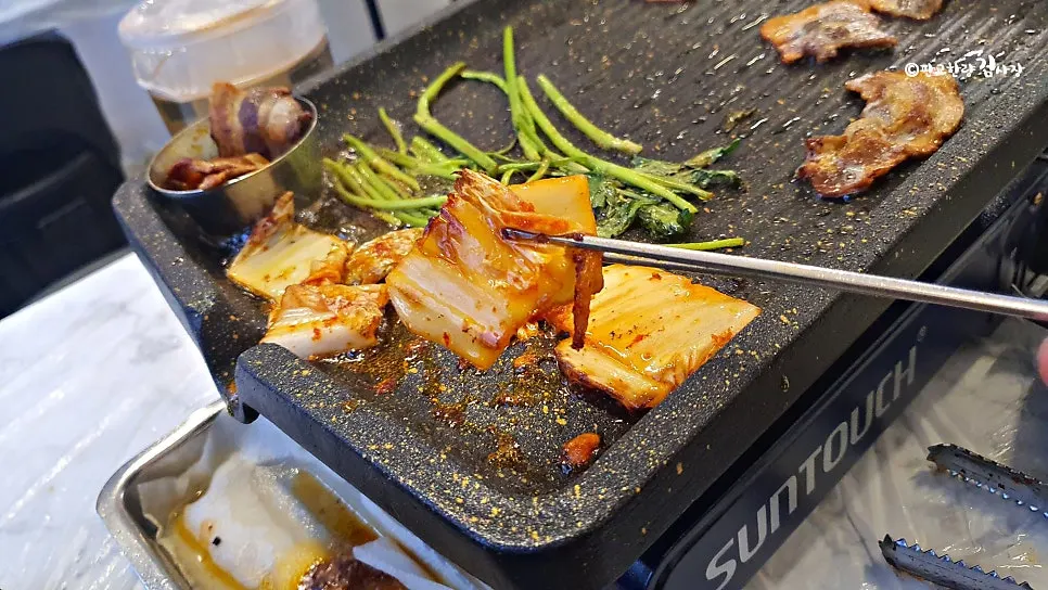 바삭하게 구운 냉삼 클로즈업