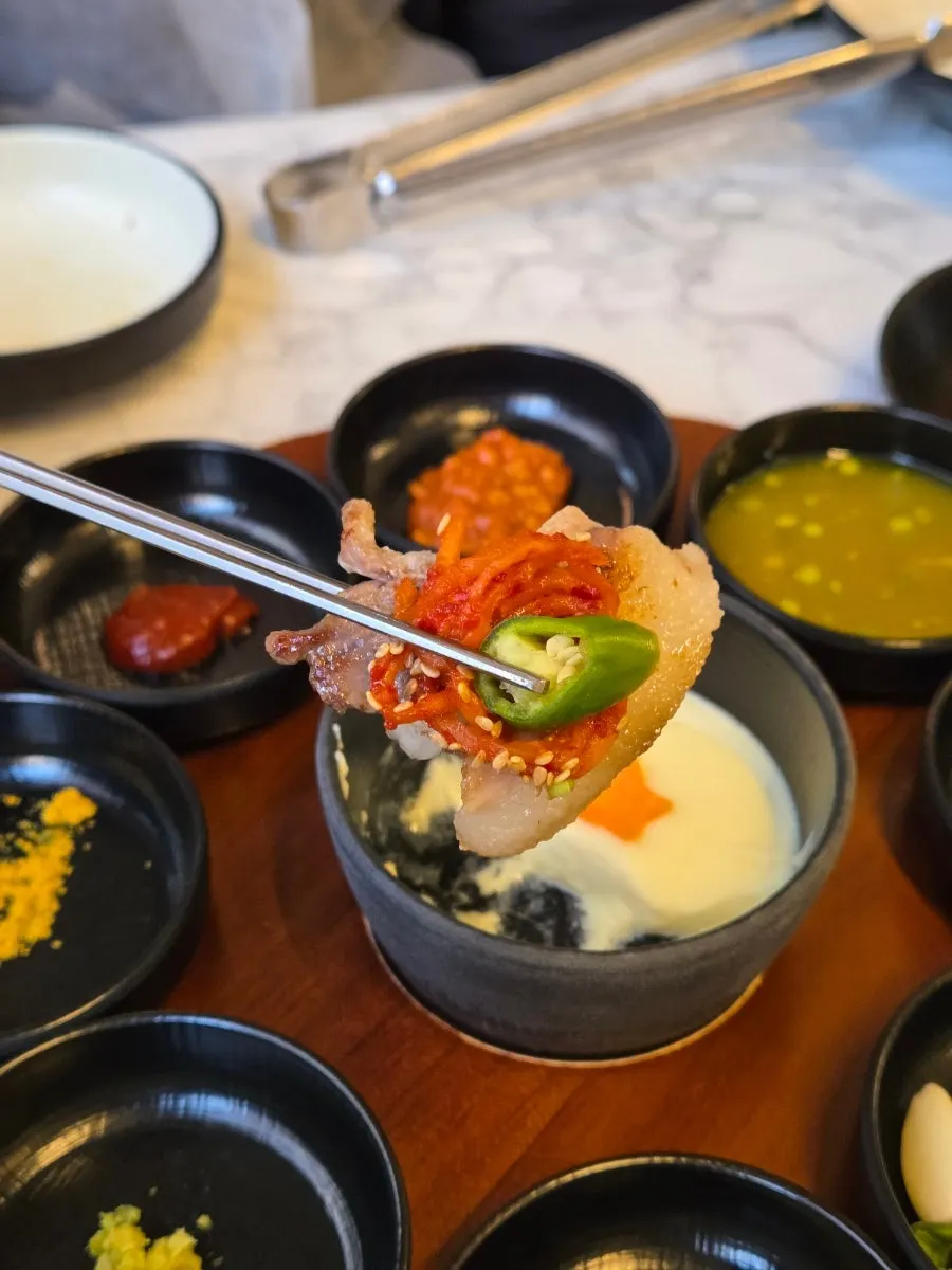 A crispy grilled piece of deolmisal