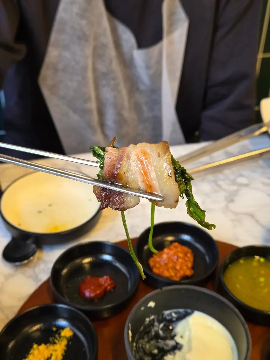 Deolmisal served with side dishes