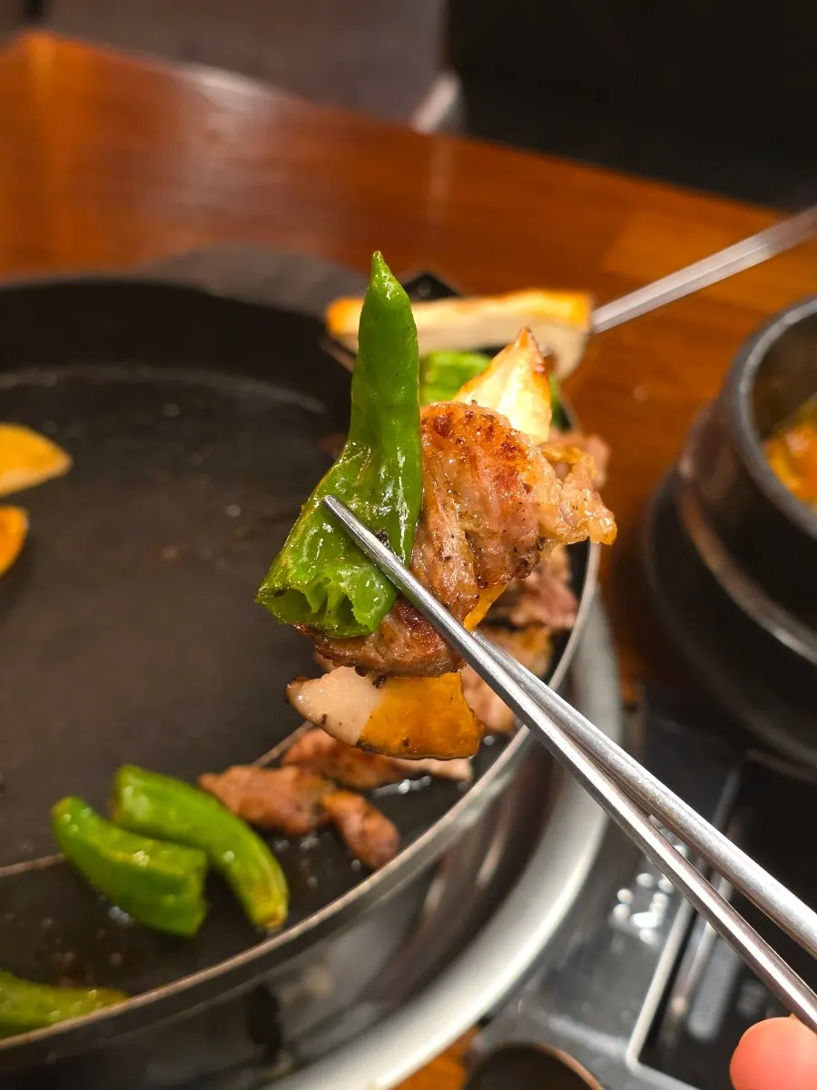 Grilled kkwarigochu and potato sides