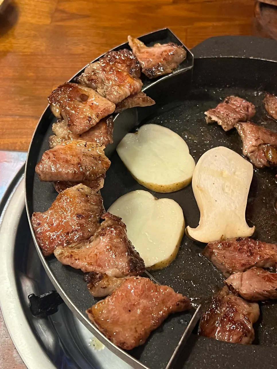 노릇노릇 익은 숙성우대갈비