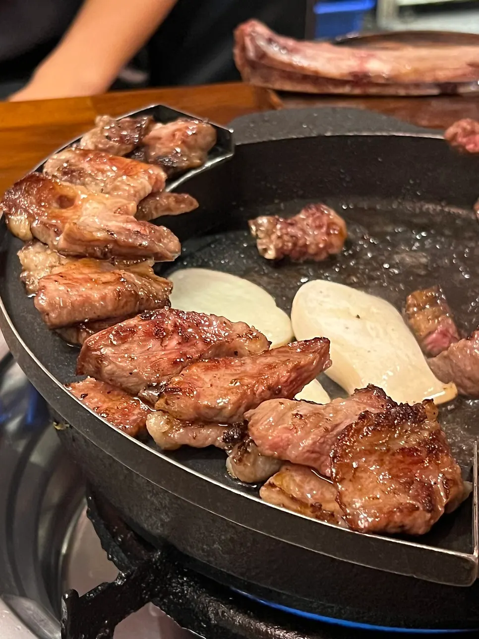 먹기 좋게 구운 우대갈비