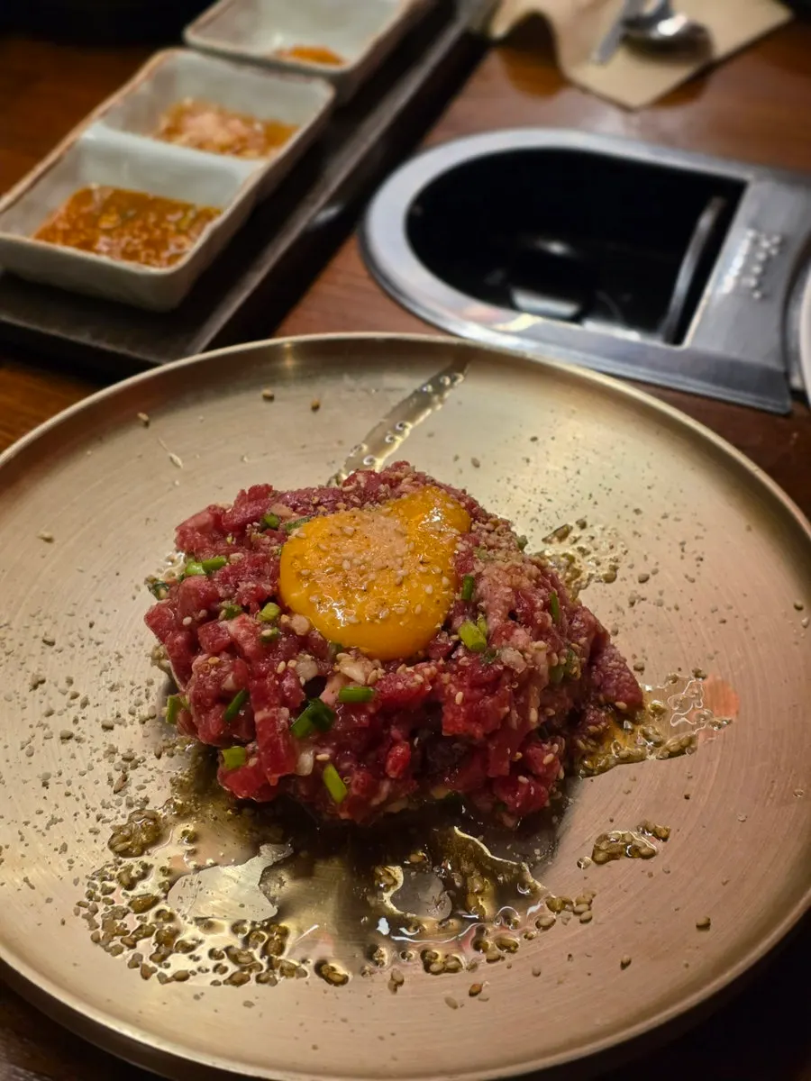 随肉端上的大酱汤