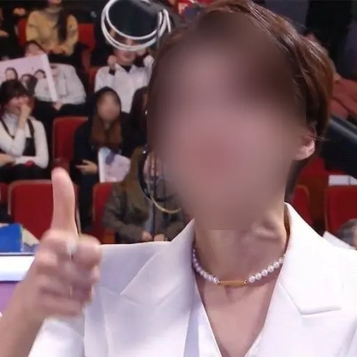 불향 입힌 갈비 한 점 클로즈업