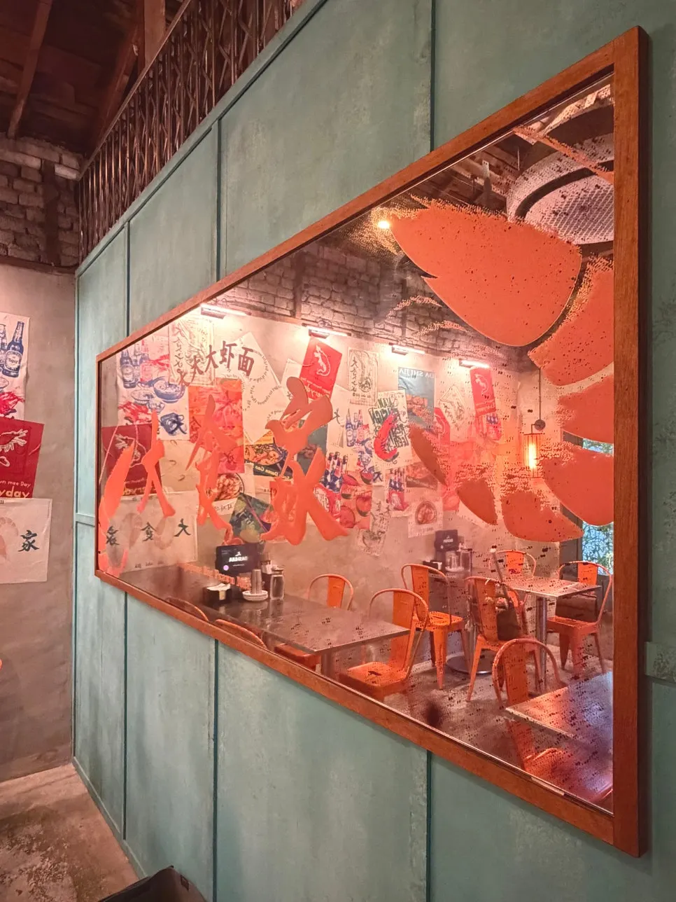 Interior of Ttasijia Yeonnam styled like a Singapore night market