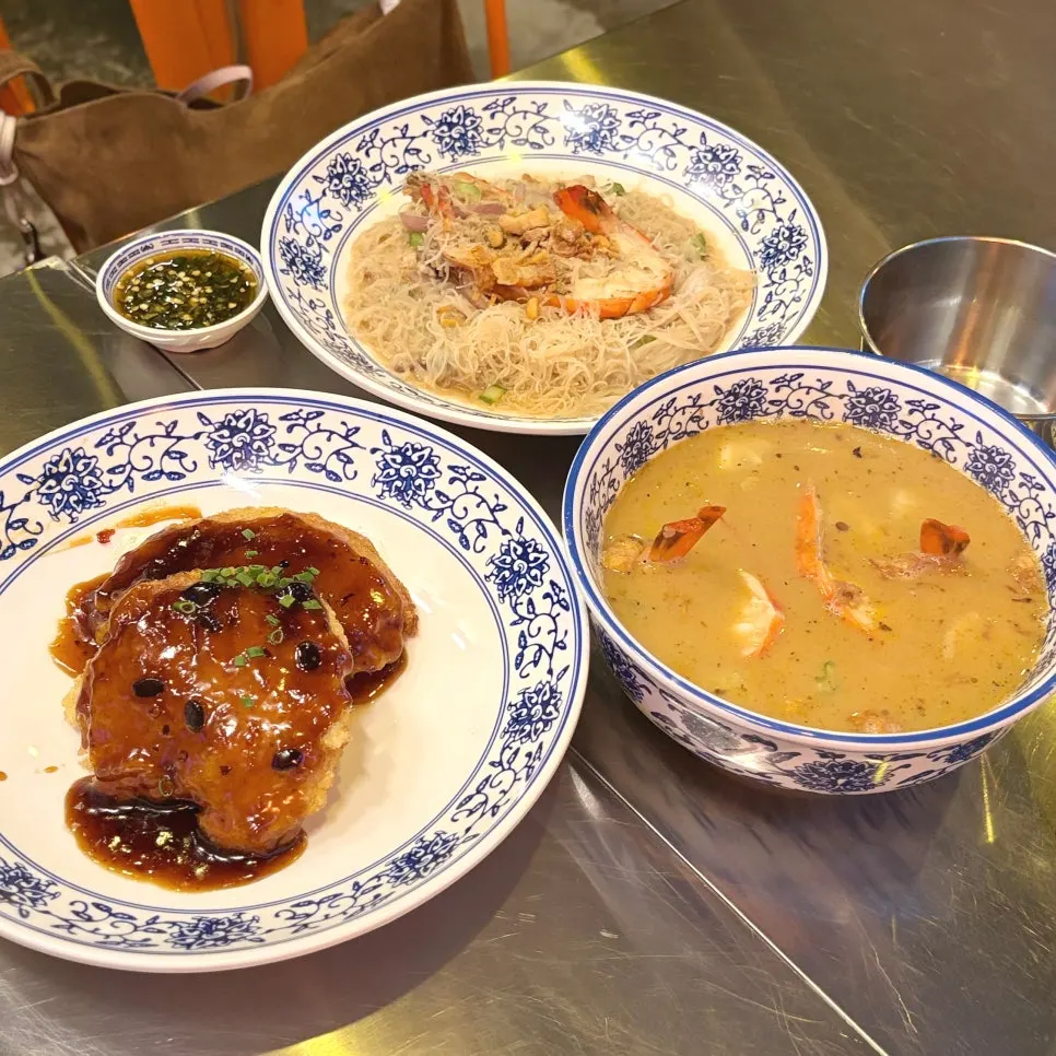 Full spread of Ttasijia Yeonnam dishes served together
