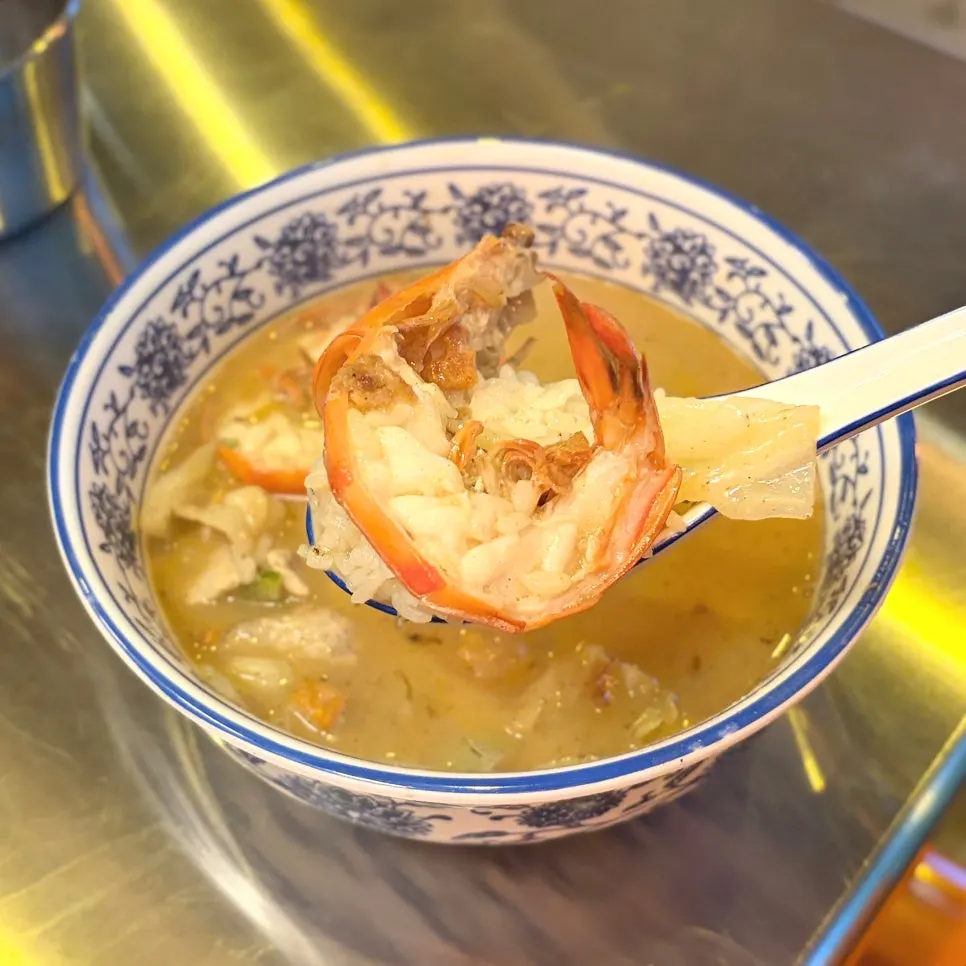 Shrimp gukbap topped with a whole giant prawn