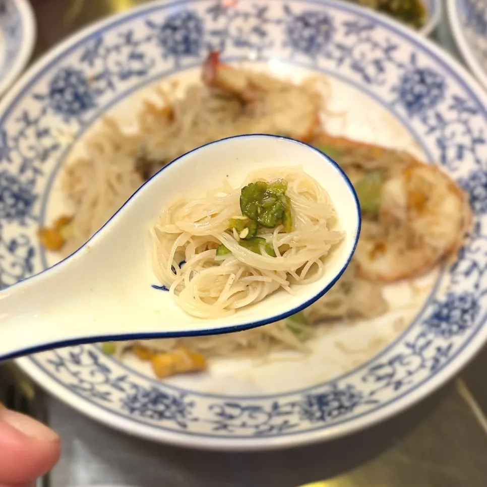 Shrimp broth fried noodles paired with chili sauce