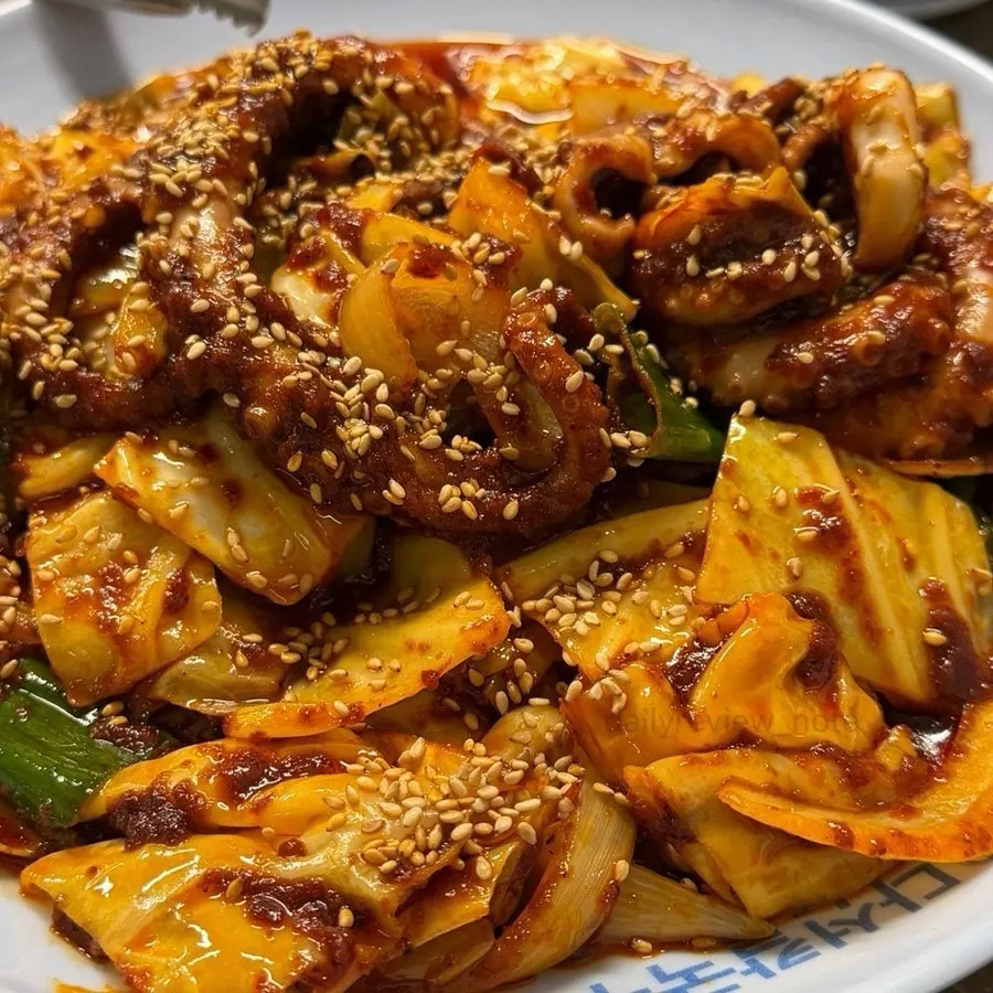 육전과 새우전이 담긴 모둠전