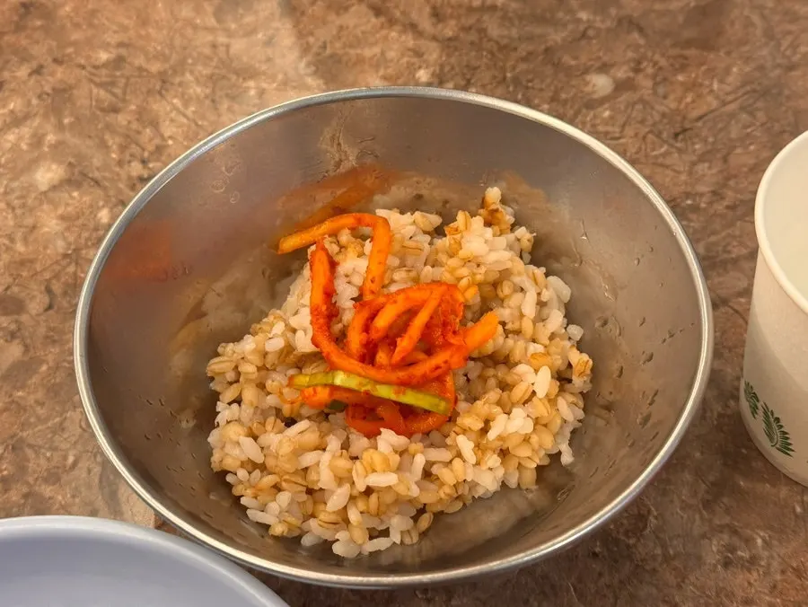 A full spread of Daseon Kalguksu's banchan