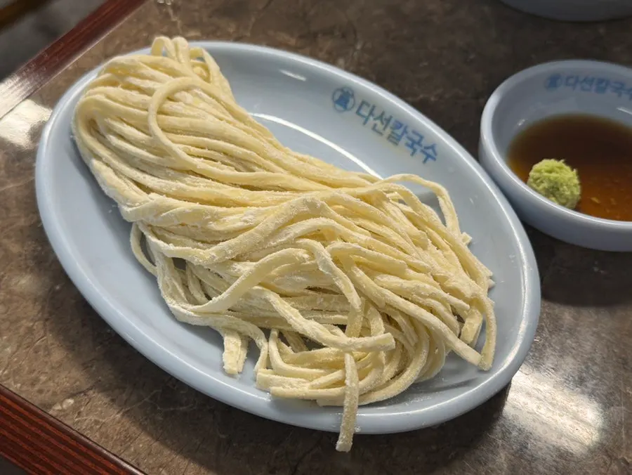 연포탕에 추가한 생면사리