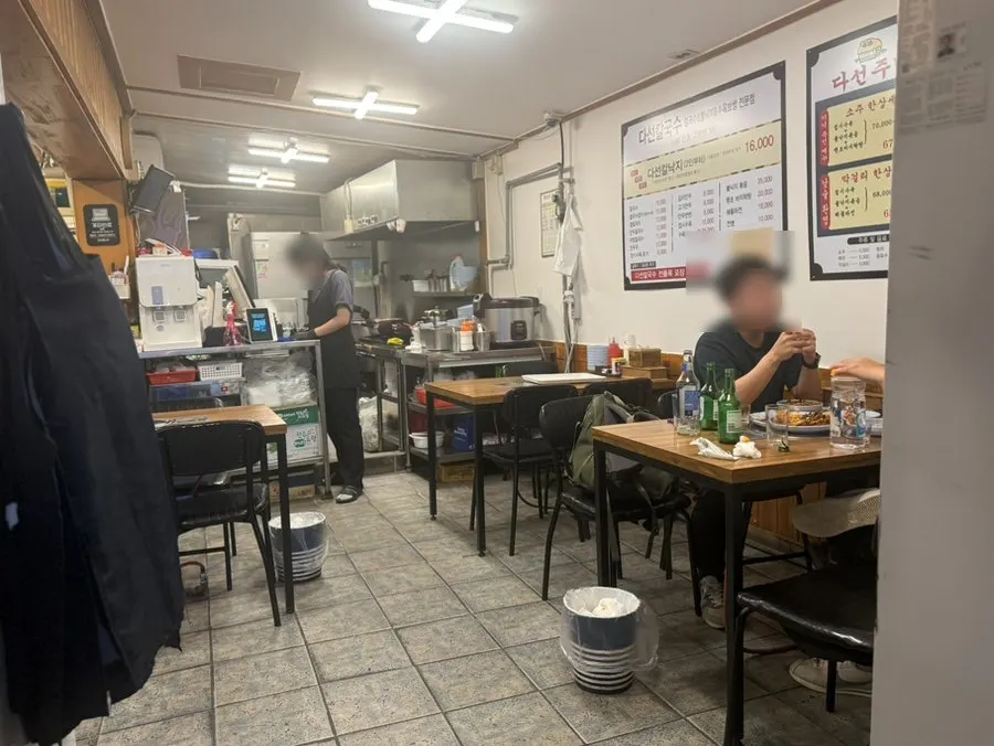 Seating at Daseon Kalguksu with comfortable table spacing