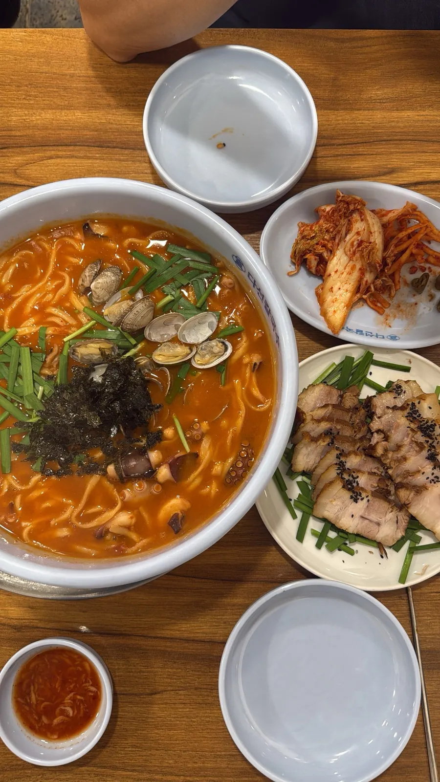 큰 대접에 담겨 나온 다선 칼낙지 2인분