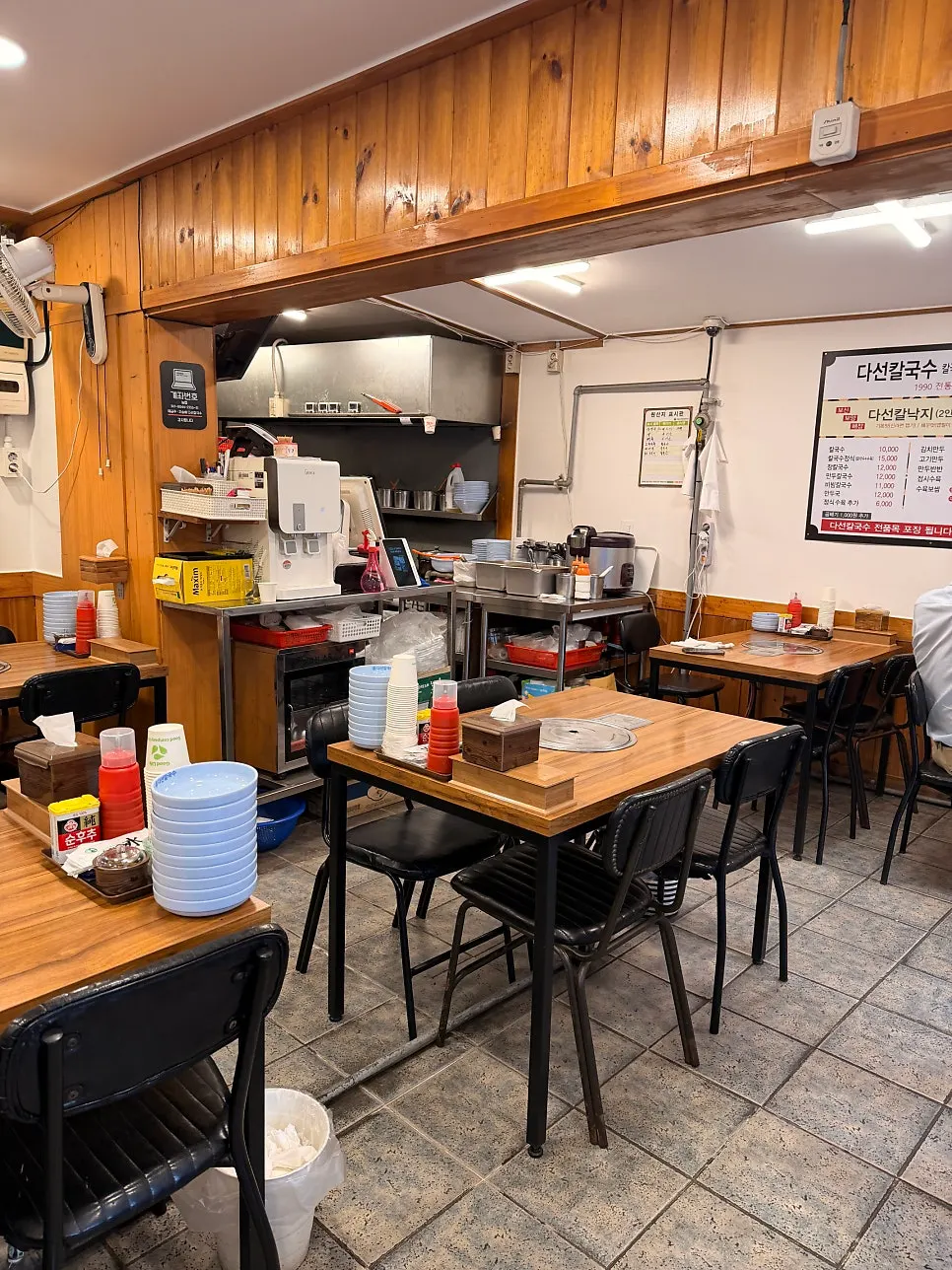 Neatly set table at Daseon Kalguksu