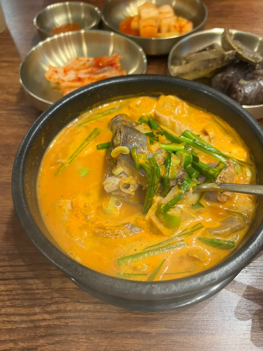 얼큰모듬국밥 한 그릇