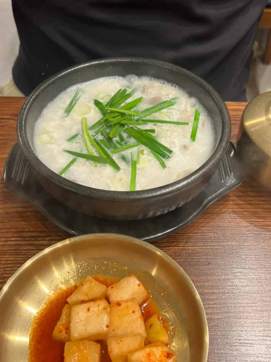 세트로 추가한 수육정식 한 접시