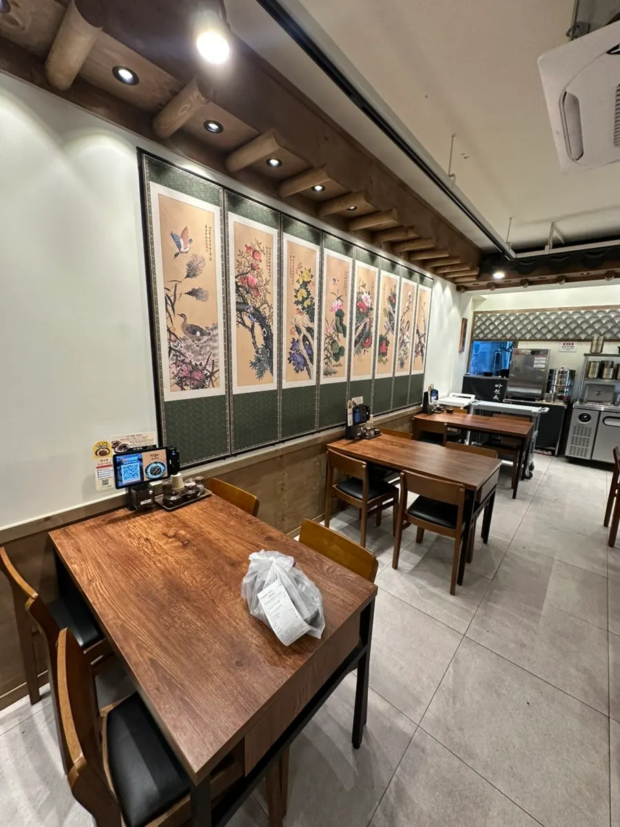 Interior of Dawonok Daechi Main Branch decorated in hanok style