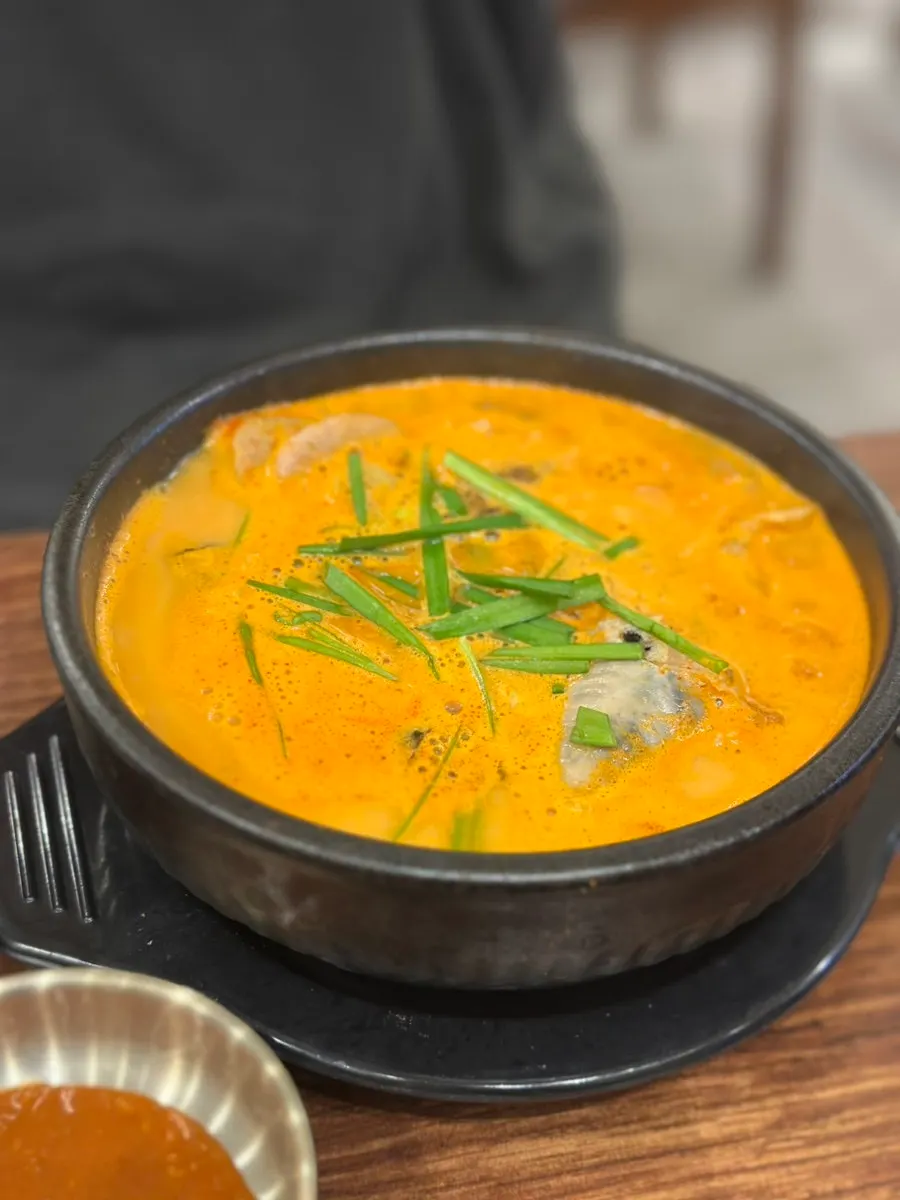 Red broth of the spicy sundaeguk