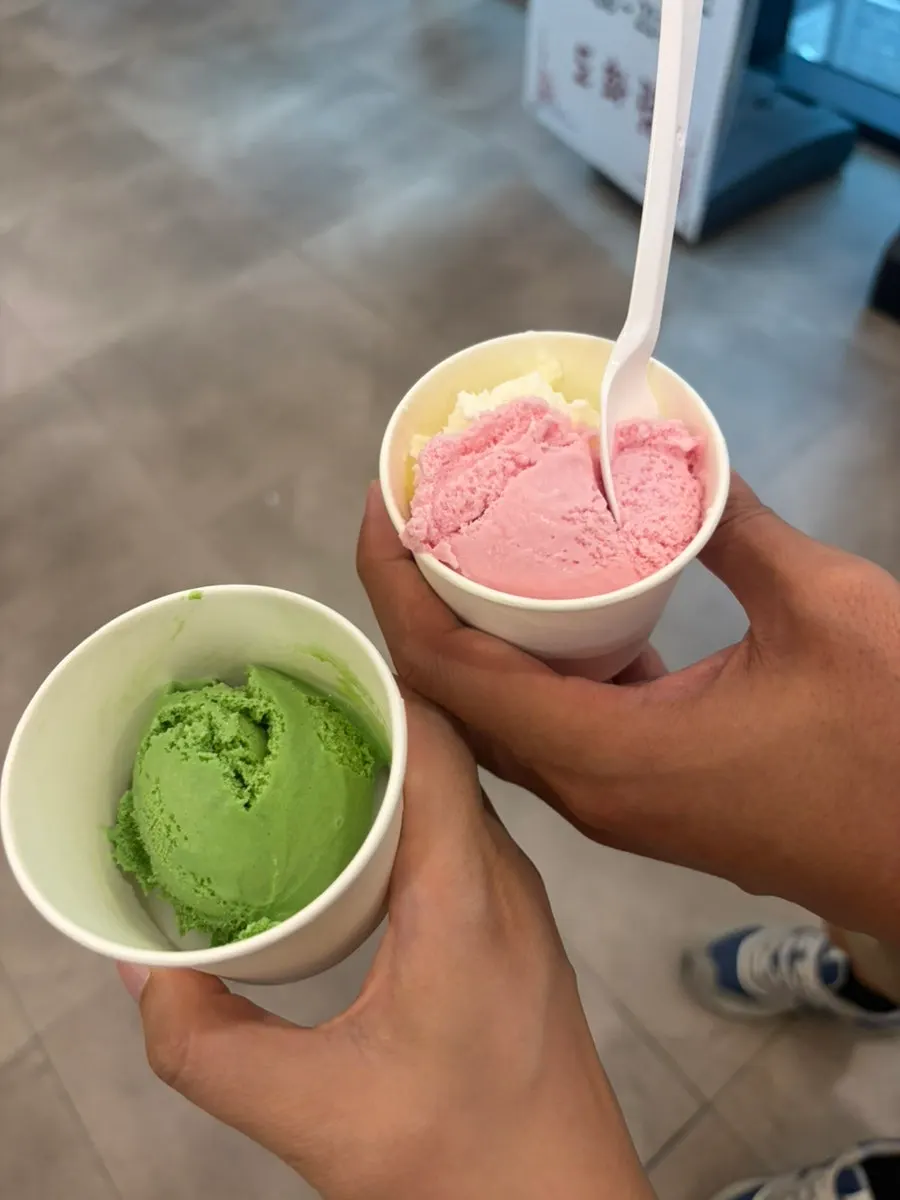 내부용과 외부용 아이스크림 컵 안내