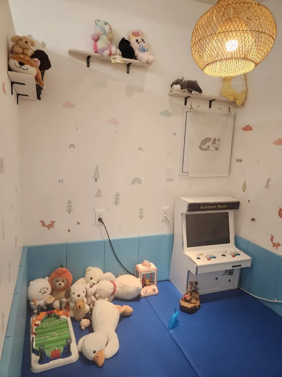 Kids' room at Tteudon Magok Branch, great for visiting with children
