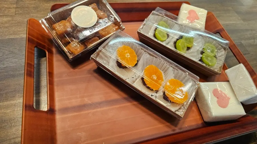 Fruit chapssaltteok packed into a box