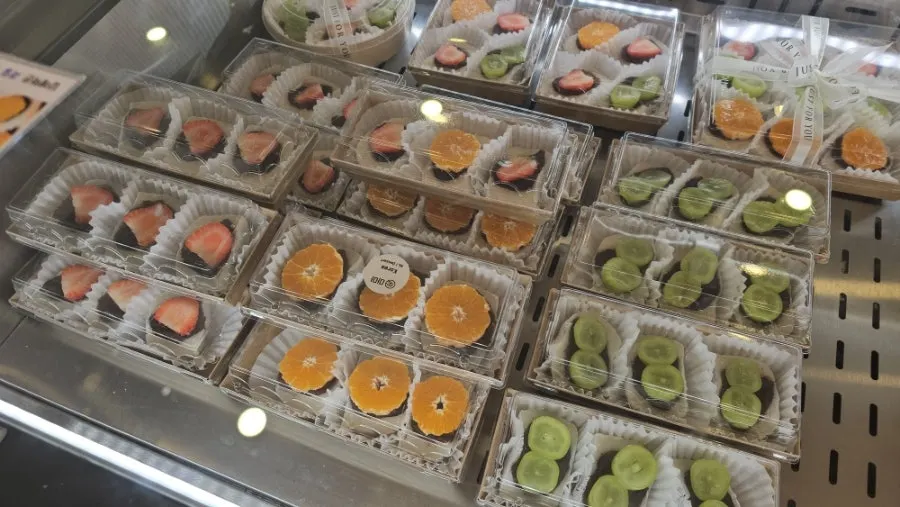 Seating area at Tteokmama with wide tables