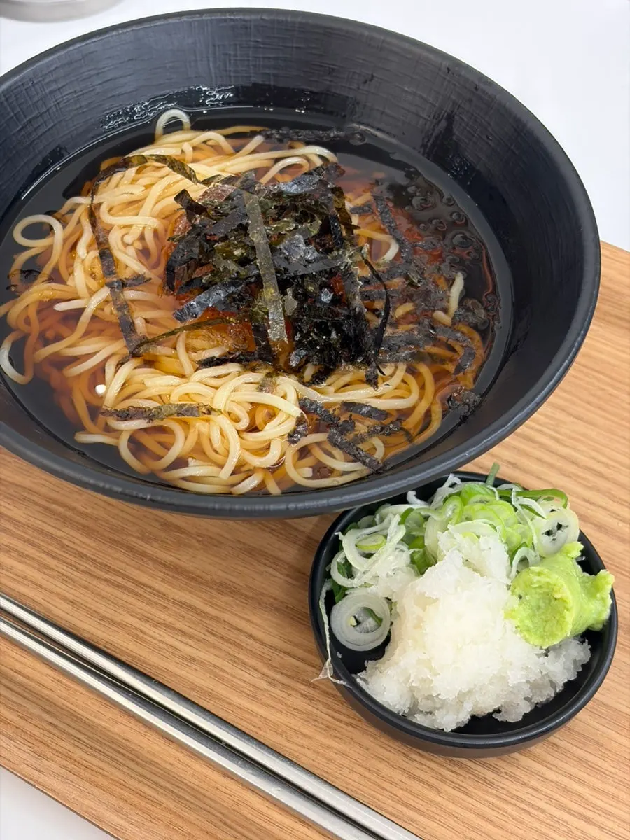 Corte del tonkatsu mostrando el empanado crujiente