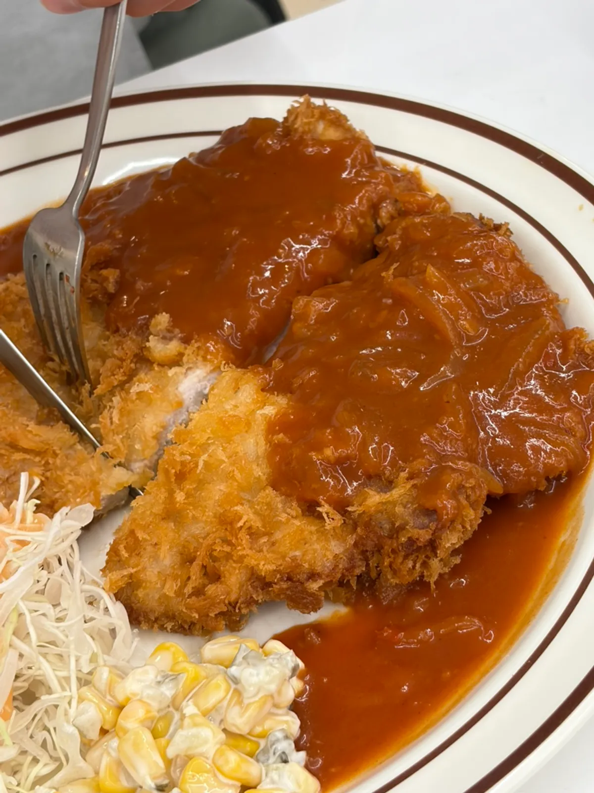 Table setting of pork cutlet at Tteudon Magok Branch