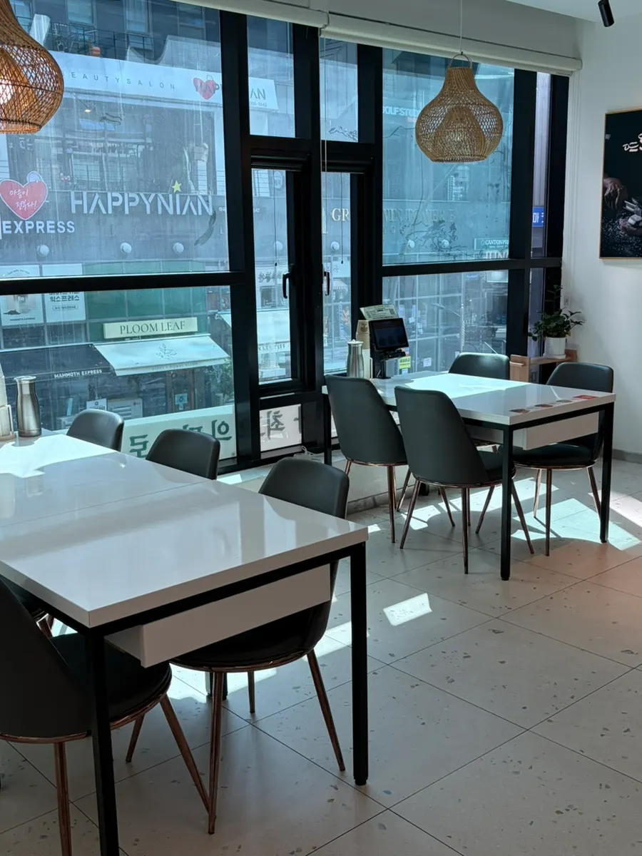Interior with 2-person tables