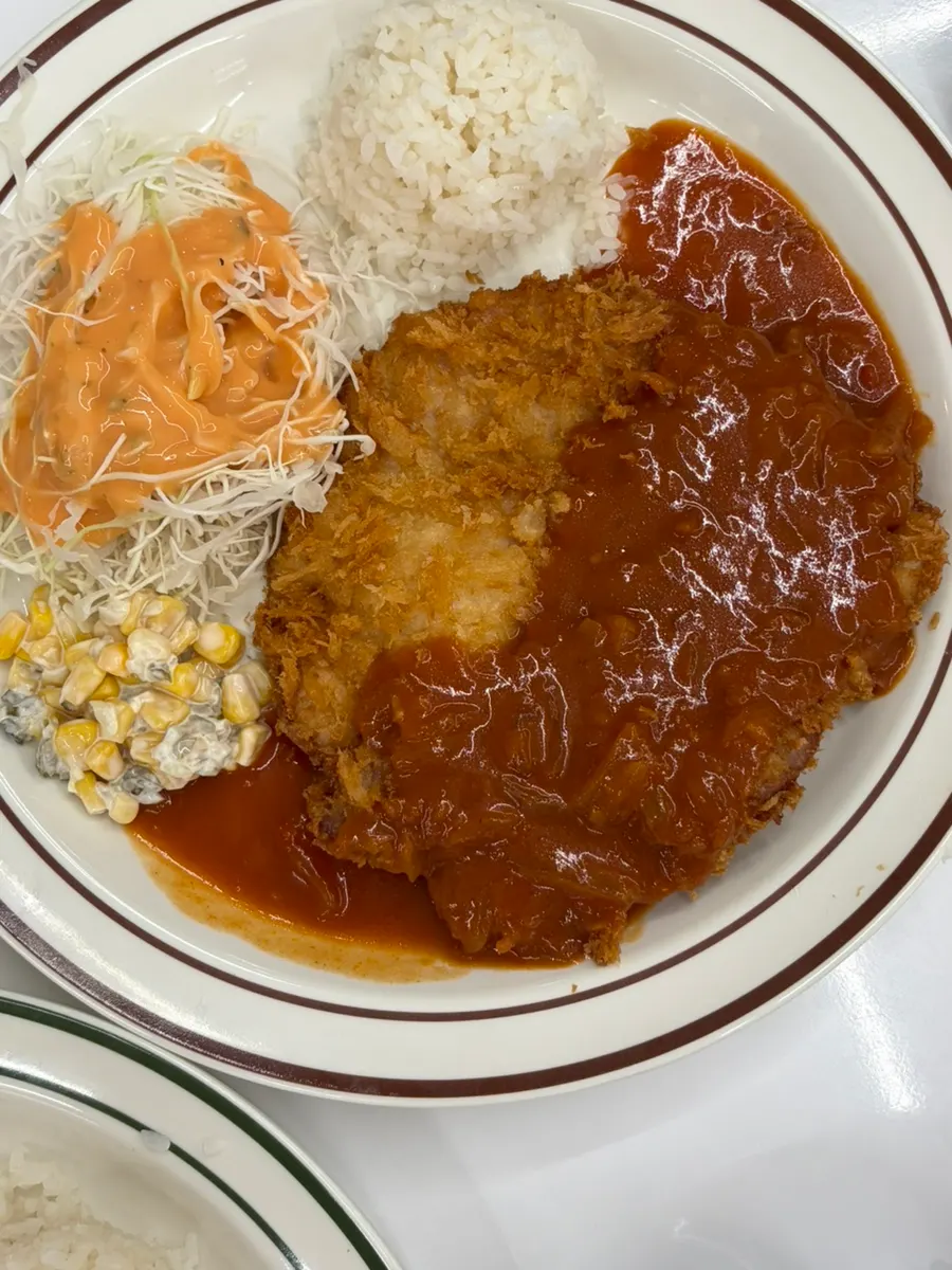 A plate of Tteudon old-style Western cutlet