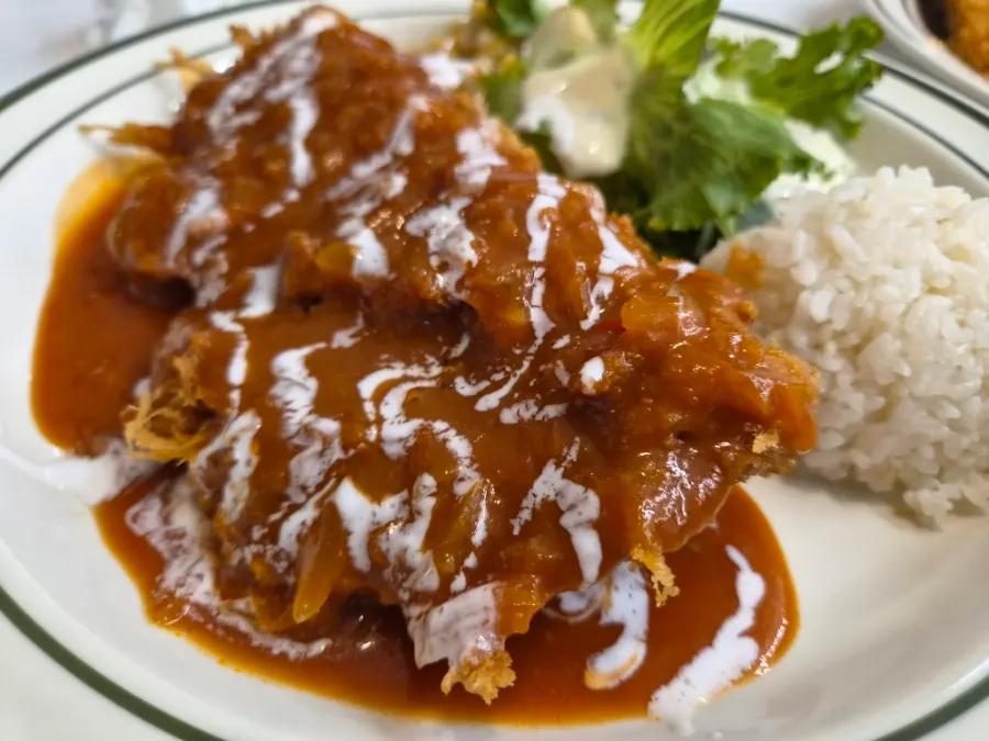 Stretchy melted cheese on the cheese cutlet at Tteudon Magok Branch