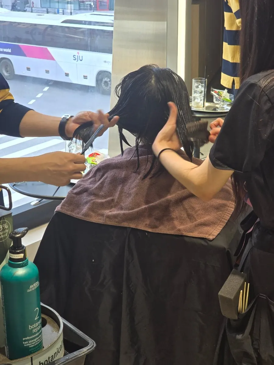Applying nutrient ingredients for the Aveda Botanical Clinic