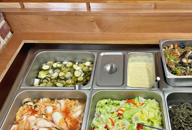 Self-serve bar for extra side dishes
