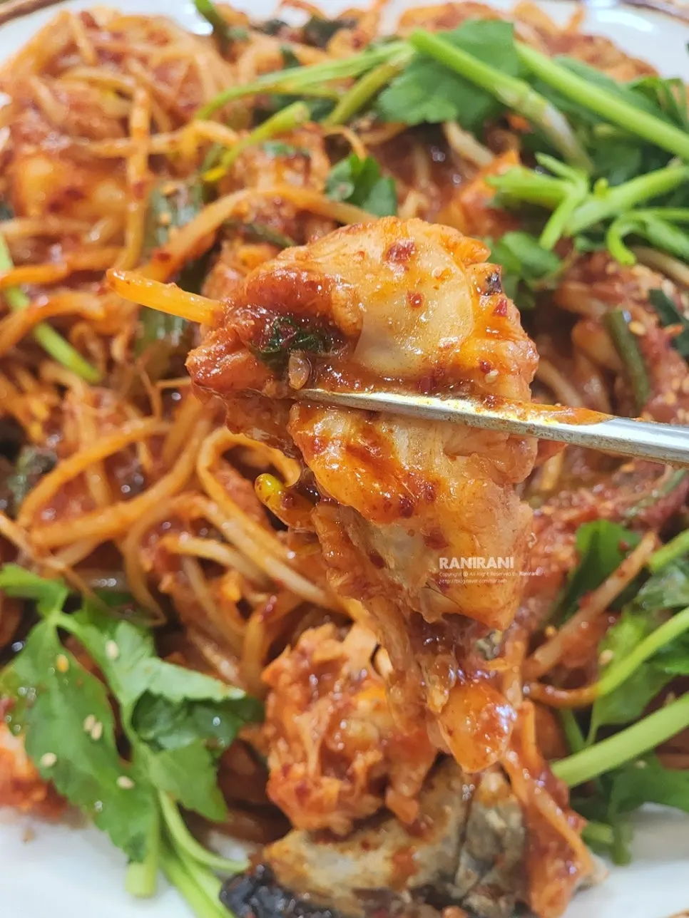 콩나물 듬뿍 올라간 똑순이아구찜