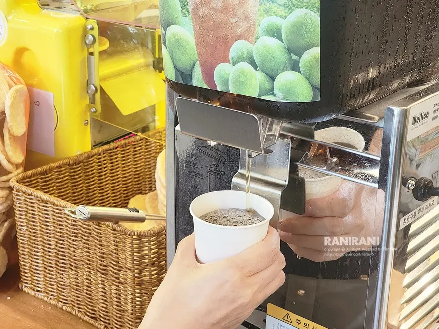 후식 매실차와 뻥튀기