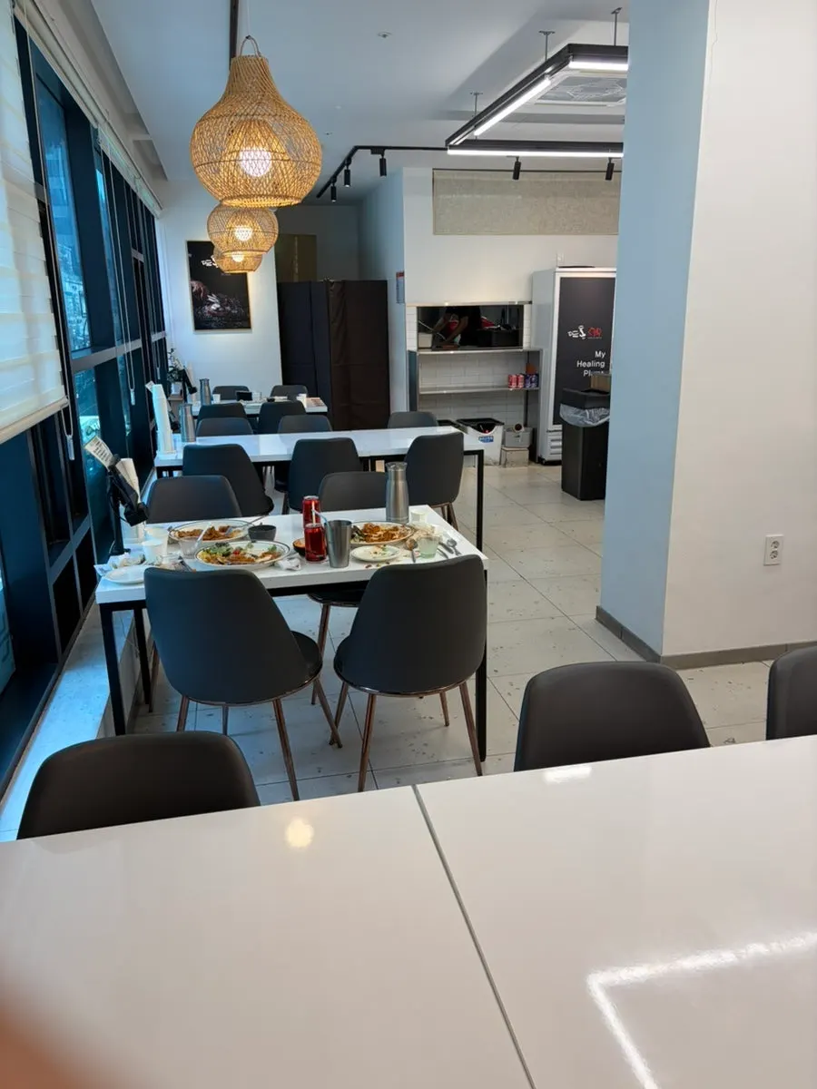 Interior seating view at Tteudon Magok Branch
