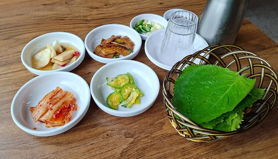 뚝방집 테이블 세팅