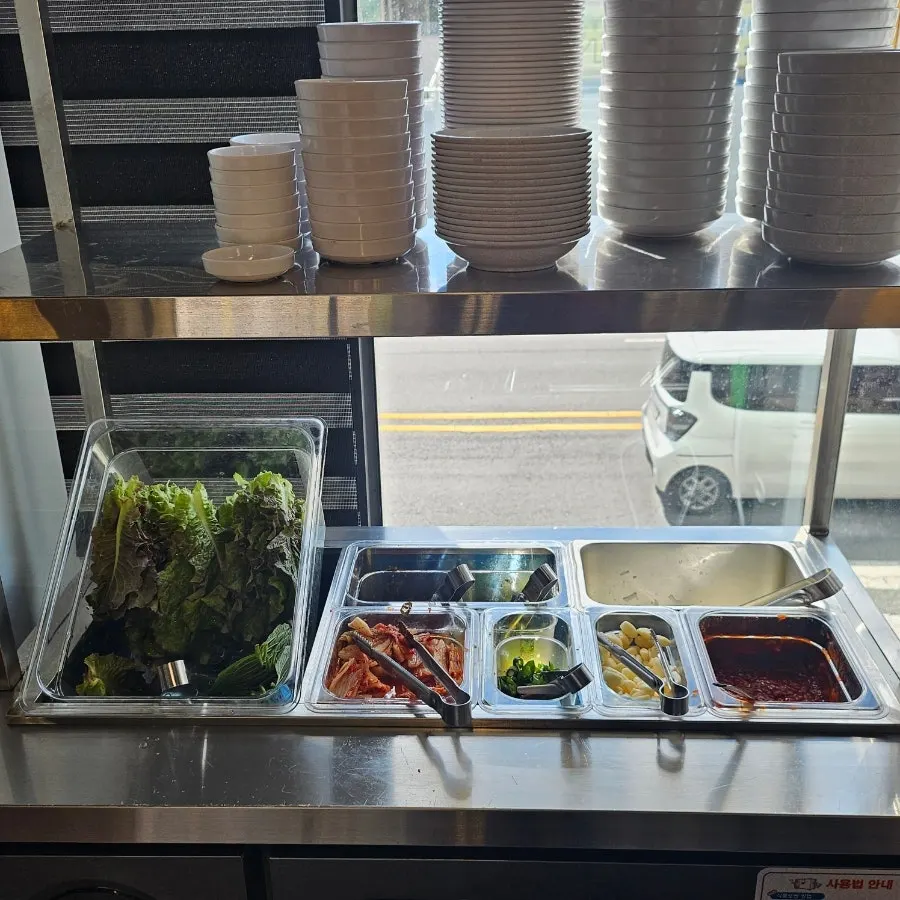 뚝방집 반찬 셀프바 코너