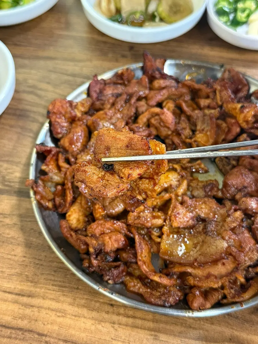 2인분으로 푸짐하게 나온 연탄 고추장구이