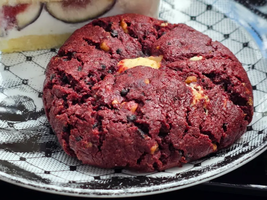 Red velvet cookie filled with cream cheese