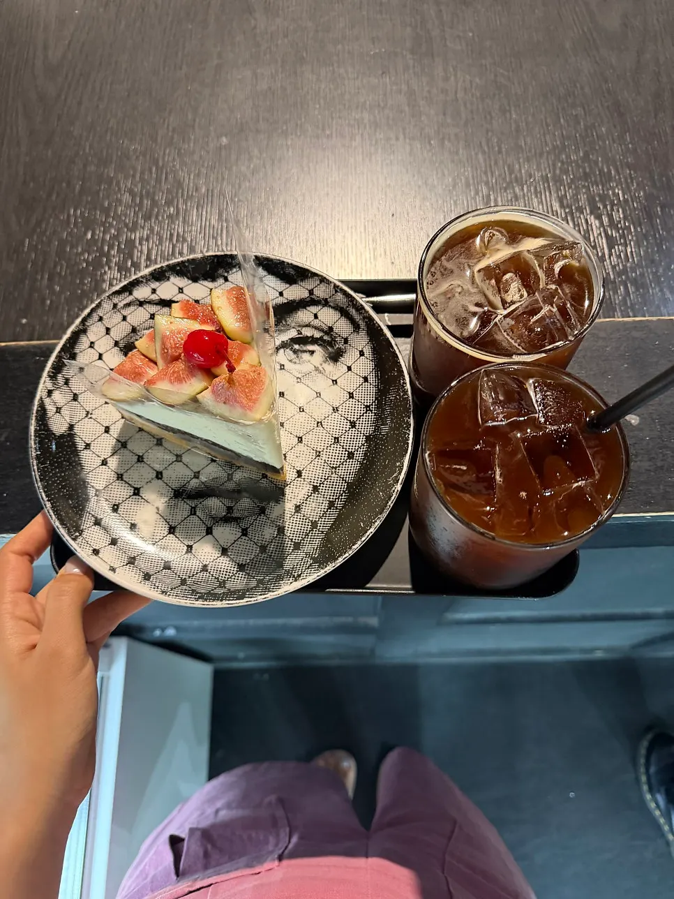 딥다이브 아메리카노 한 잔