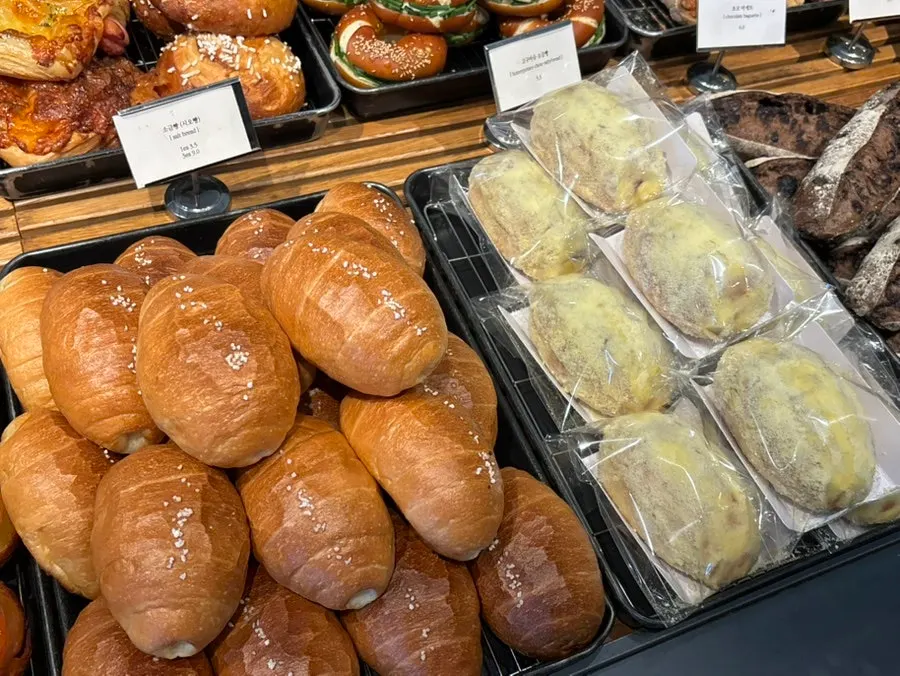 Bakery corner with meal-replacement items