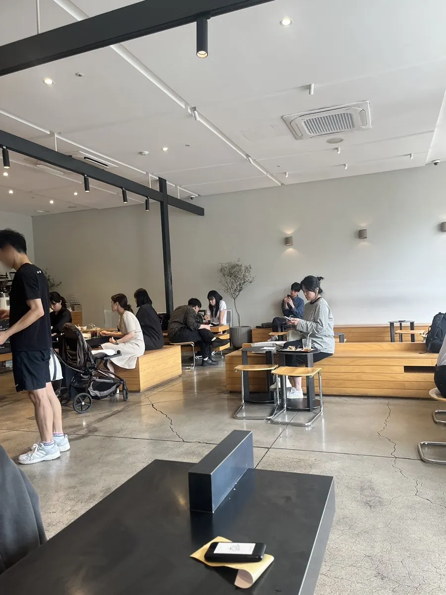 Seating and low tables at Degree Gojan Branch