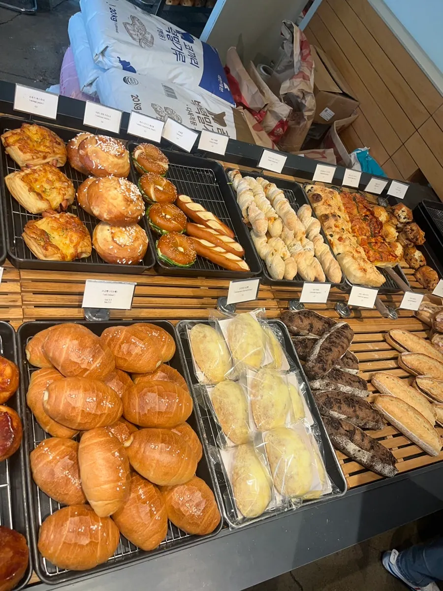 Bakery items displayed next to the counter at Degree Gojan Branch