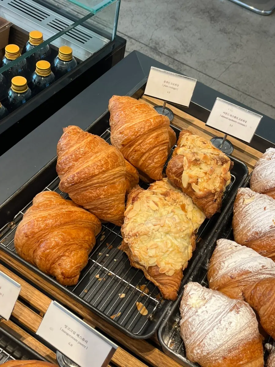 Pastry display at Degree Gojan Branch