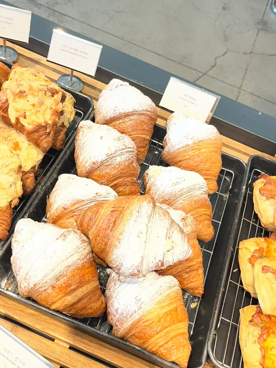 Croissant varieties at Degree Gojan Branch