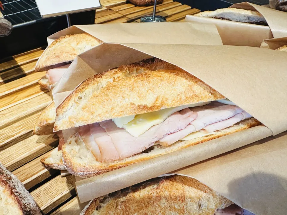 Degree's jambon-beurre baguette sandwich