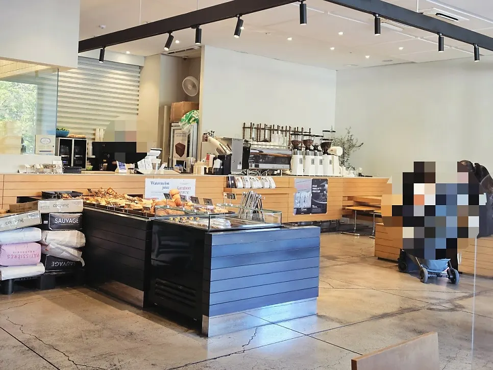 Interior atmosphere of Degree Gojan Branch