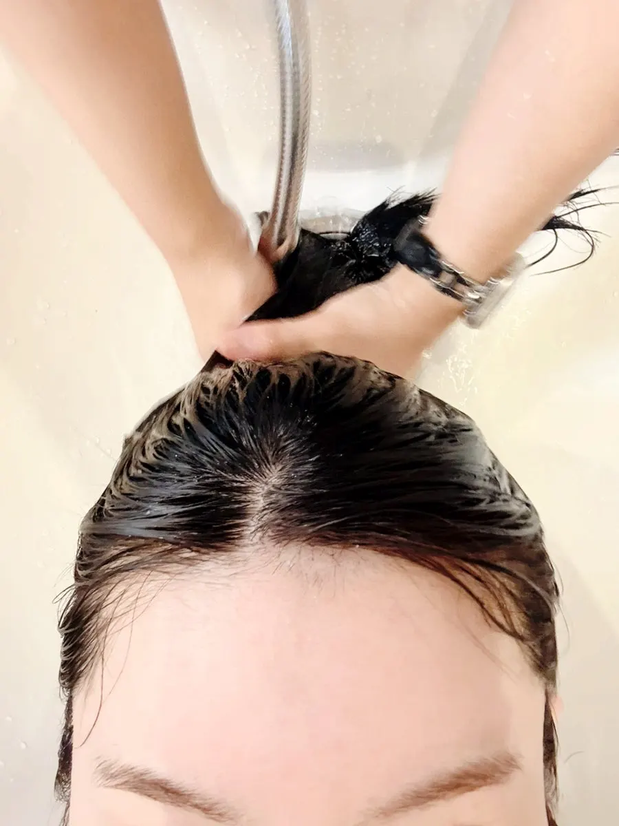 Preparing for shampoo before the clinic starts